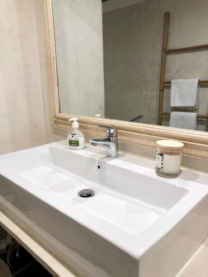 Charming And Modernly Designed 2 Bedroom - Old Town 昂蒂布 外观 照片